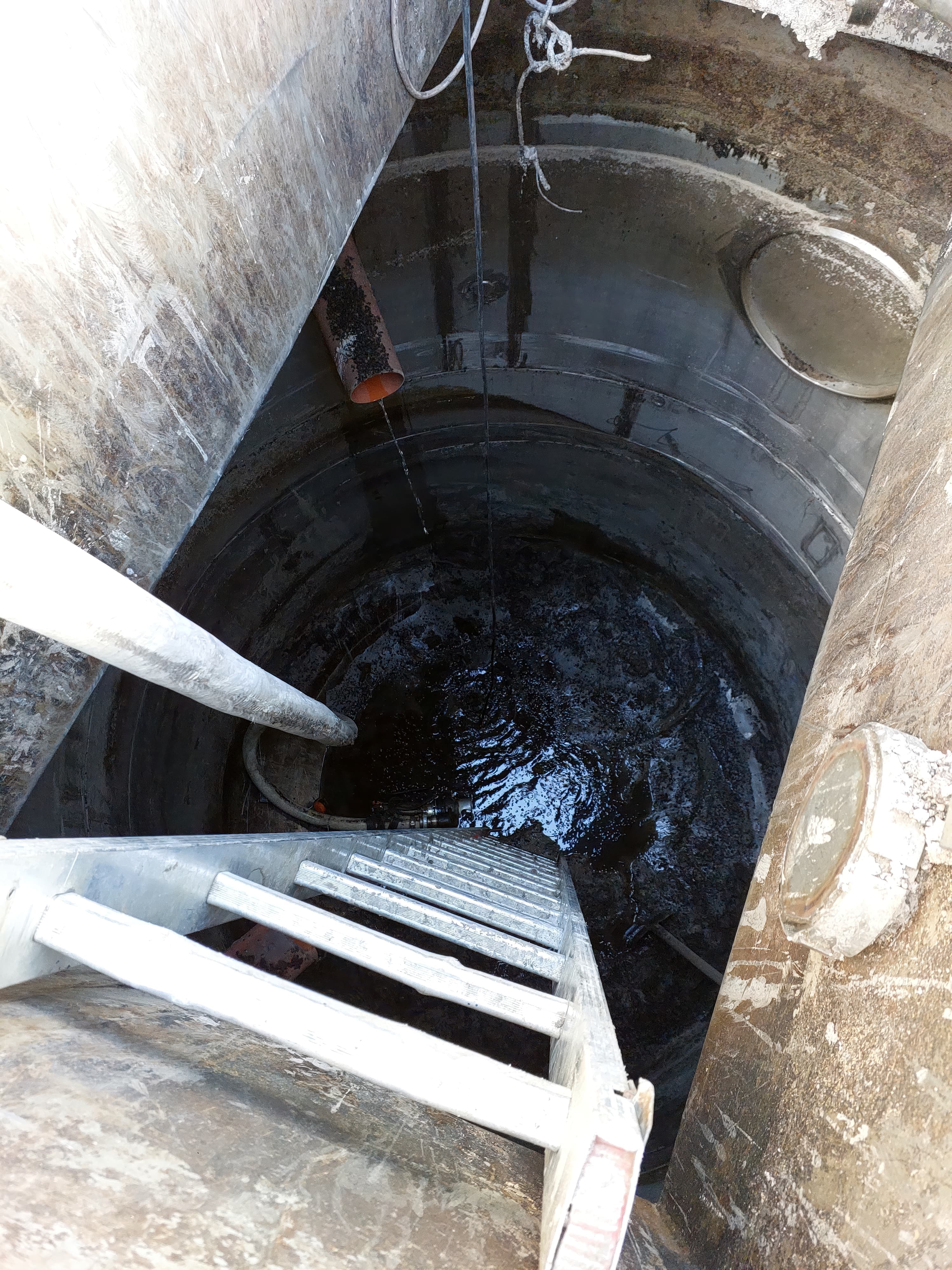 Rainwater Harvesting Tank Cleaning